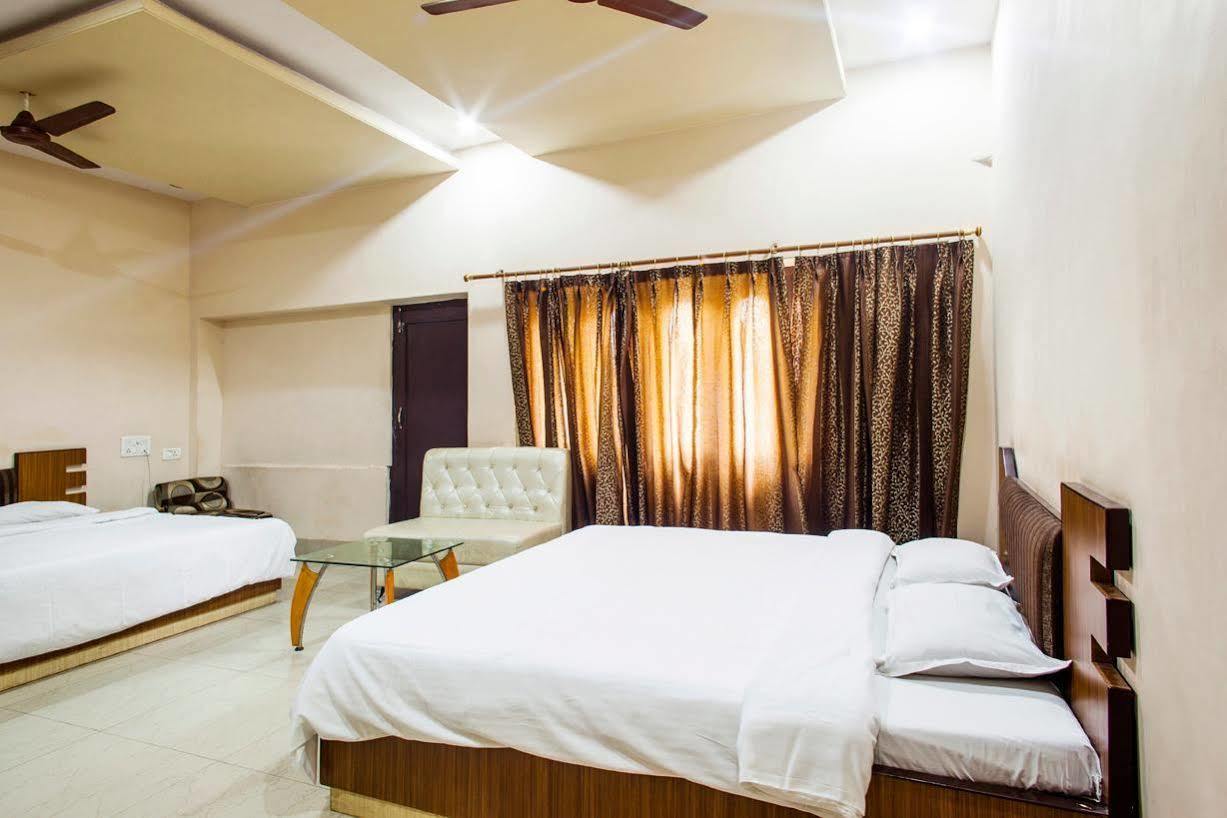 Hotel Sobhraj Аджмер Екстериор снимка